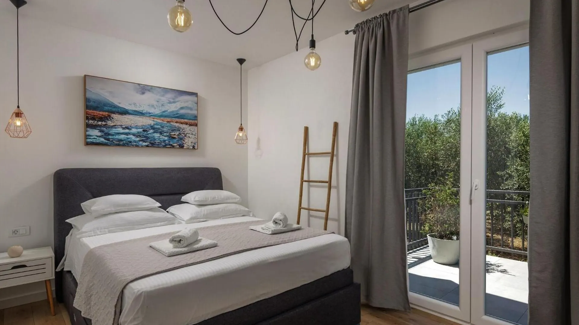 Countryside Villa In Polaca With Private Pool